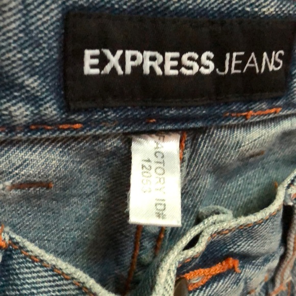 Express Flower Embroidered Jeans - Picture 3 of 3